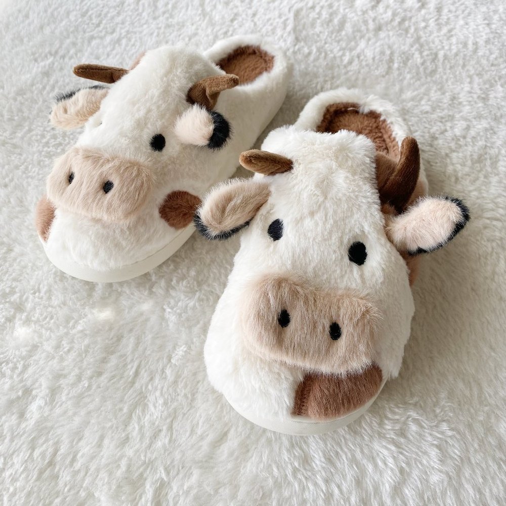 Women's Cow Plush Slippers, Closed Toe, White/Brown, Size 9.5-10
